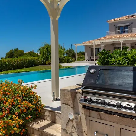 Robola Villa *