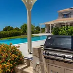 Robola Villa *